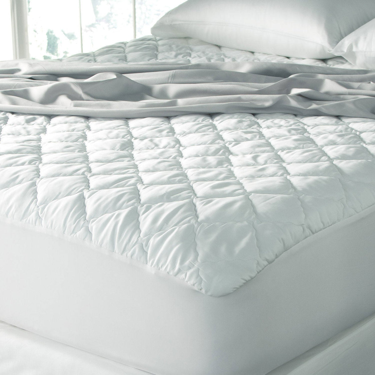 400TC Tommy Bahama Triple Protection Waterproof Mattress Pad