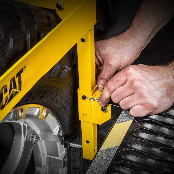 CAT 350 lb. Deluxe Truck and SUV Tire Service Step - image 6