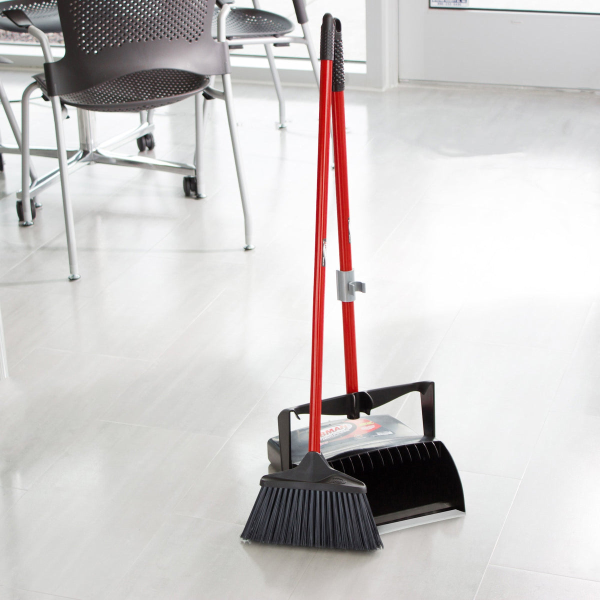 Libman Deluxe Lobby Dustpan and Broom Set, Closed Lid - image 3
