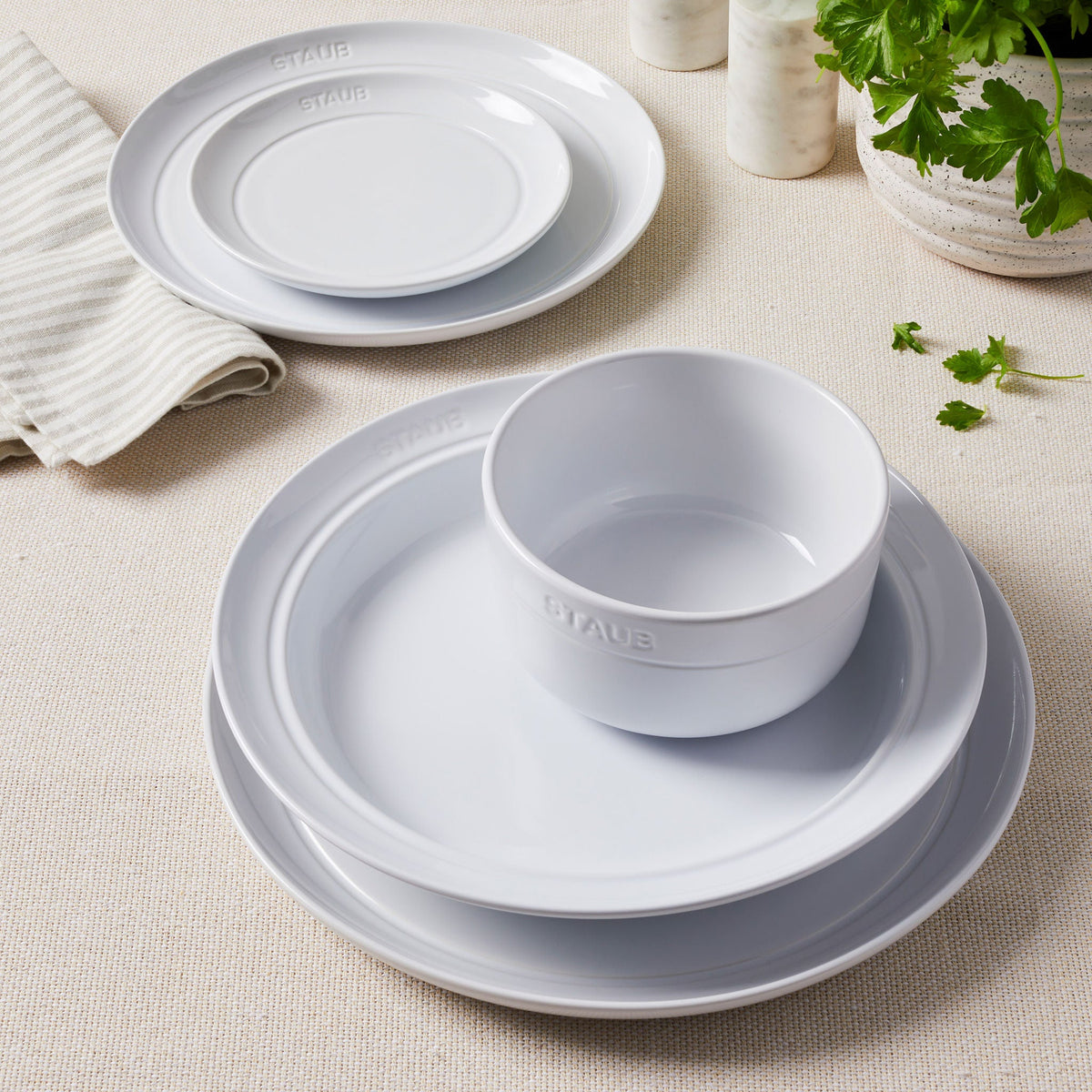 Staub Dinnerware 20-piece Set, Service for 4
