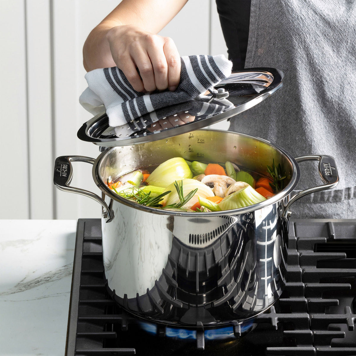 All-Clad Simply Strain, Stainless Steel Multipot with Straining Lid, 8-Quart