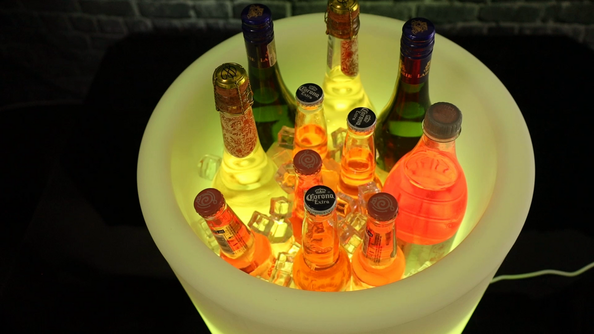 Towle Living Rechargeable LED 17-quart Beverage Tub