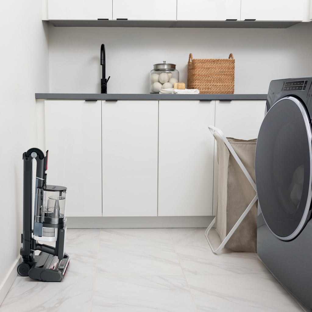 Shark Stratos Cordless Vacuum with Clean Sense IQ DuoClean PowerFins HairPro