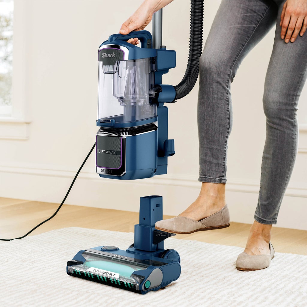 Shark Detect Performance Lift-Away Advanced Upright Vacuum with DuoClean Detect
