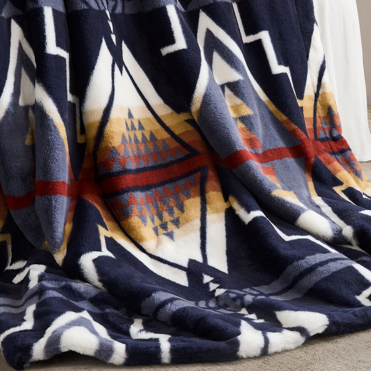 Pendleton Faux Fur Luxe Blanket