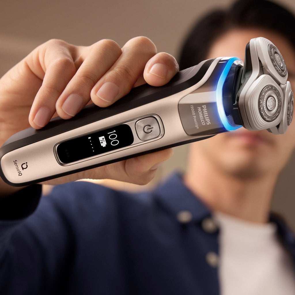 Philips Norelco i9000 Prestige Electric Wet and Dry Shaver Powered by AI - product image
