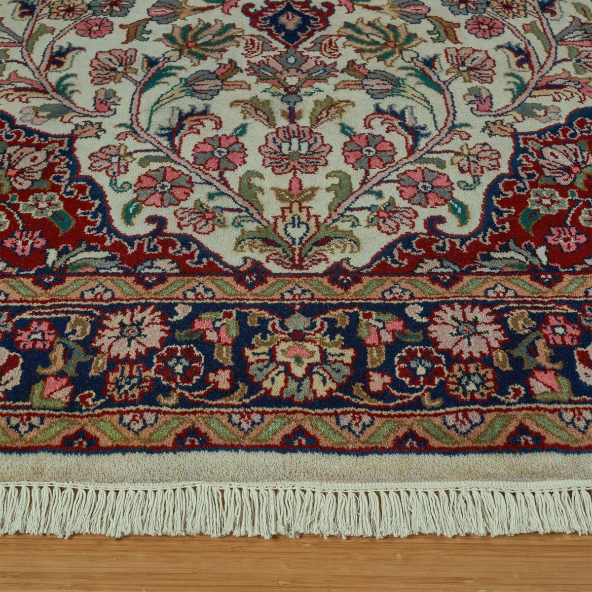 Chatsworth Hand Knotted Rug Collection, Penshurst Medallion Ivory