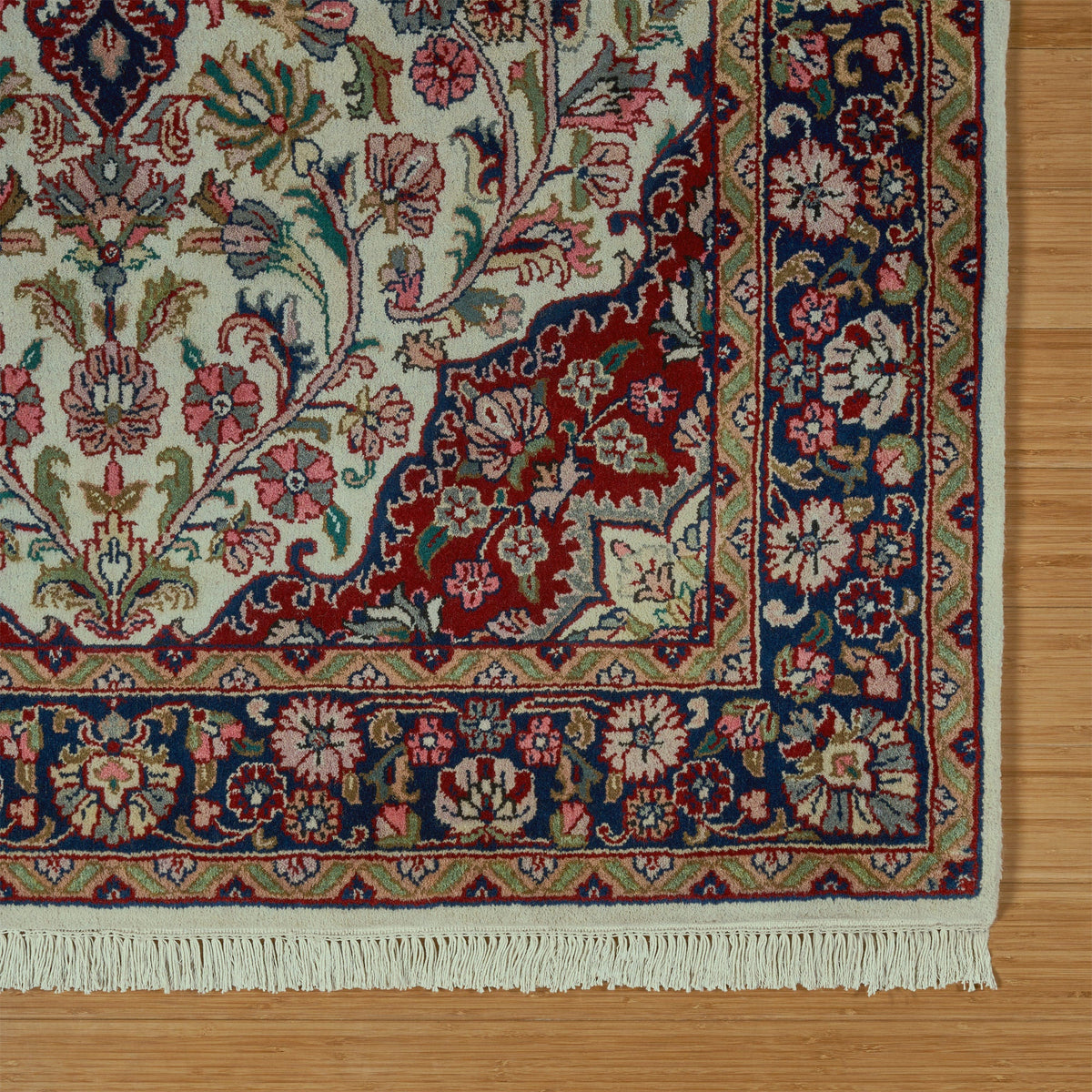 Chatsworth Hand Knotted Rug Collection, Penshurst Medallion Ivory
