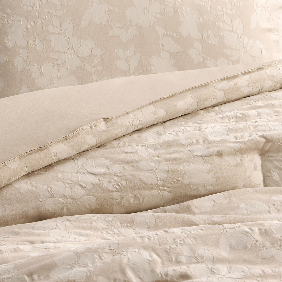 Charisma 3-piece Jemma Botanical Comforter Set
