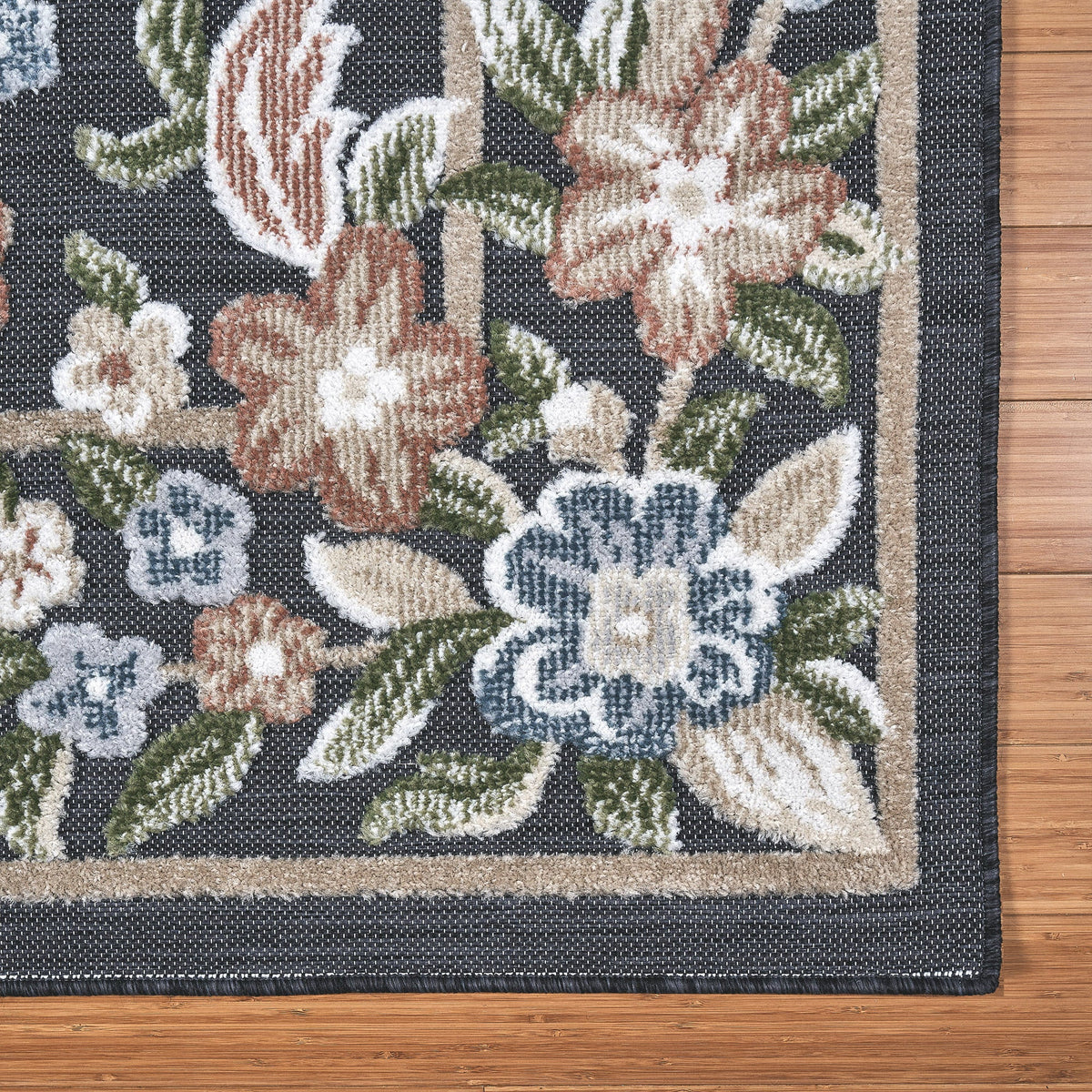 Laguna Indoor/Outdoor Area Rug, Beta Black, 7'10" x 10'