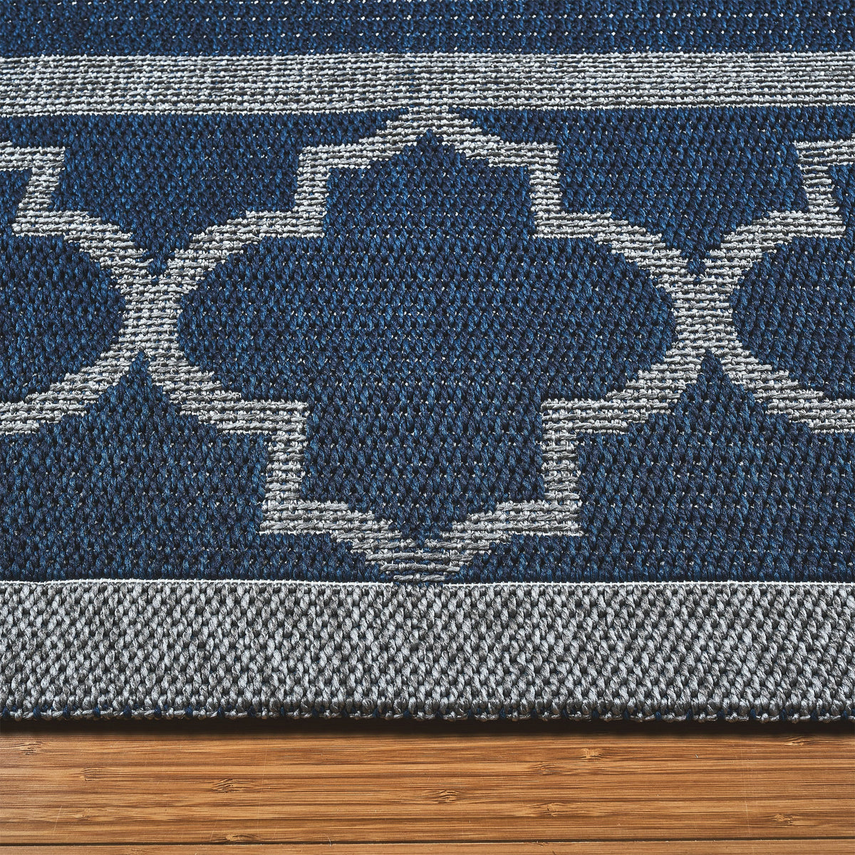 Laguna Indoor/Outdoor Area Rug, Simeon Navy Gray, 6'6” x 9'6”