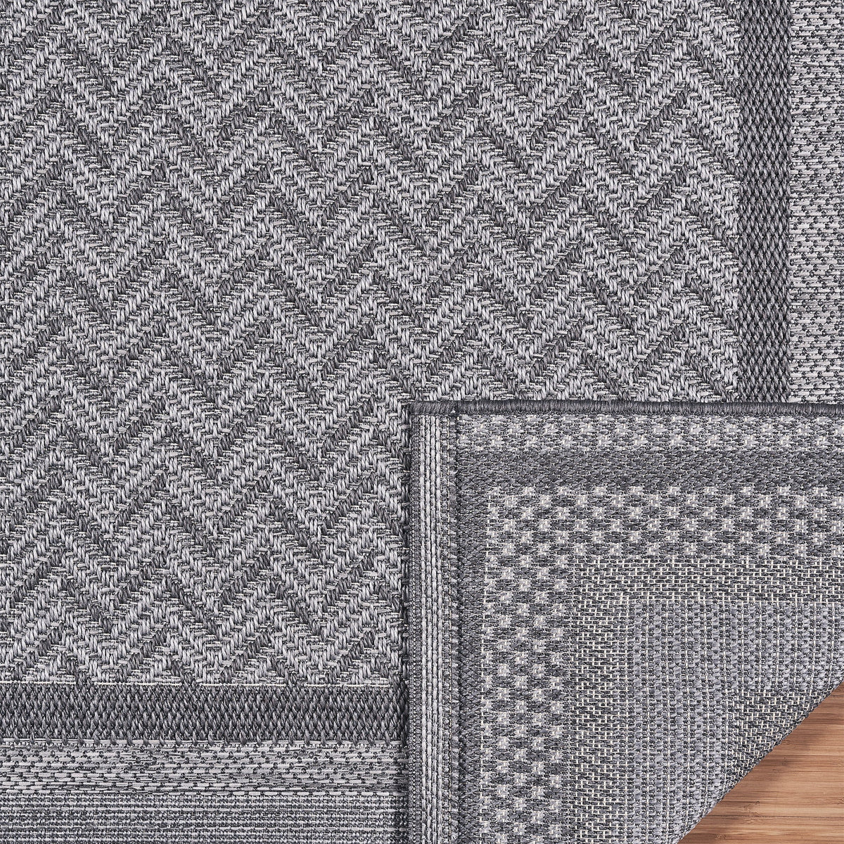 Laguna Indoor/Outdoor Area Rug, Daria Silver Iron, 5'3” x 7'