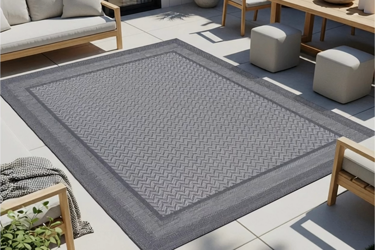 Laguna Indoor/Outdoor Area Rug, Daria Silver Iron, 5'3” x 7'