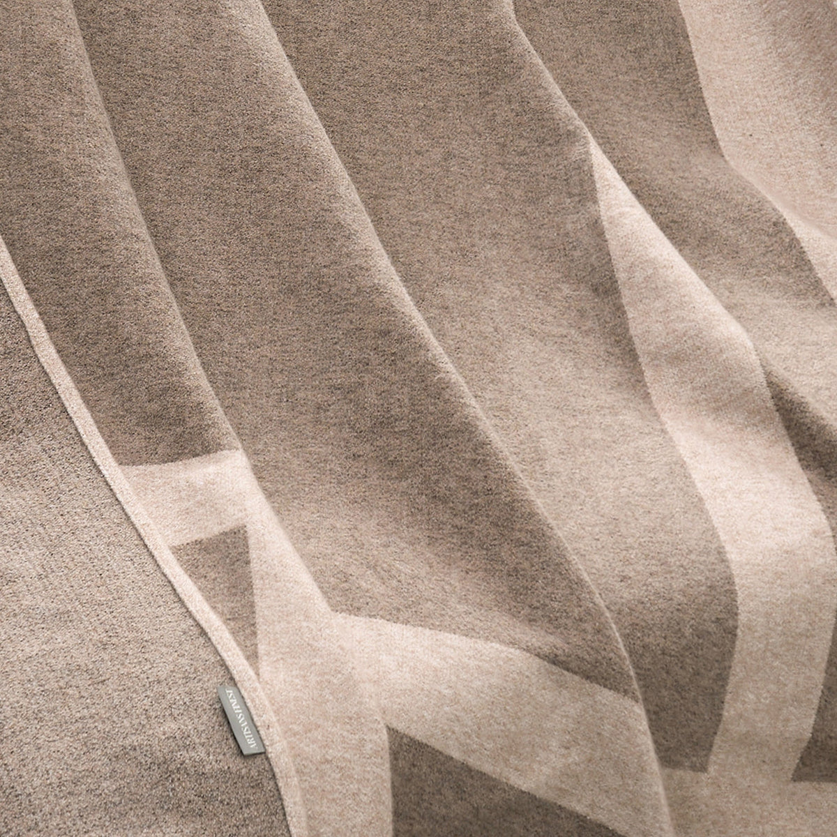 Artisans Finest Woven Throw