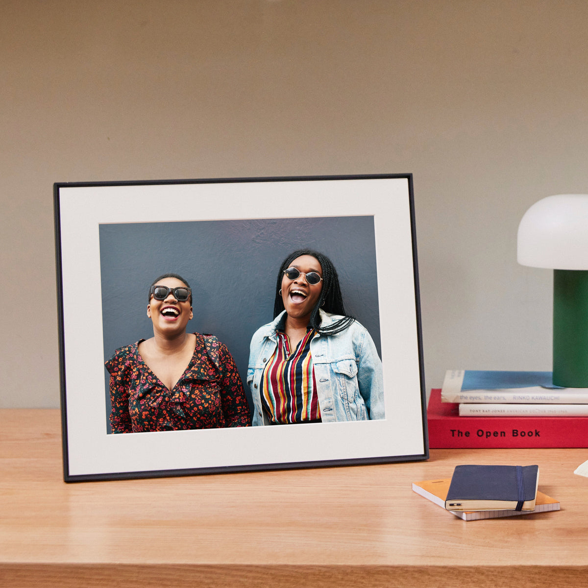 Summit Gravel By Aura Wi-Fi Digital Photo Frame