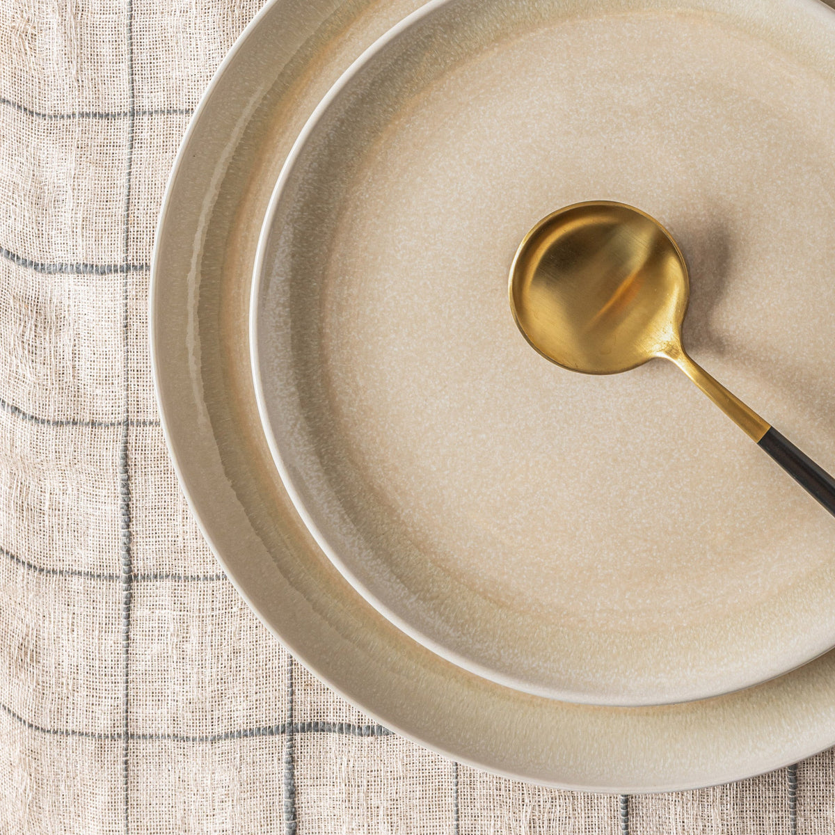 Over & Back 16-piece Dinnerware Set