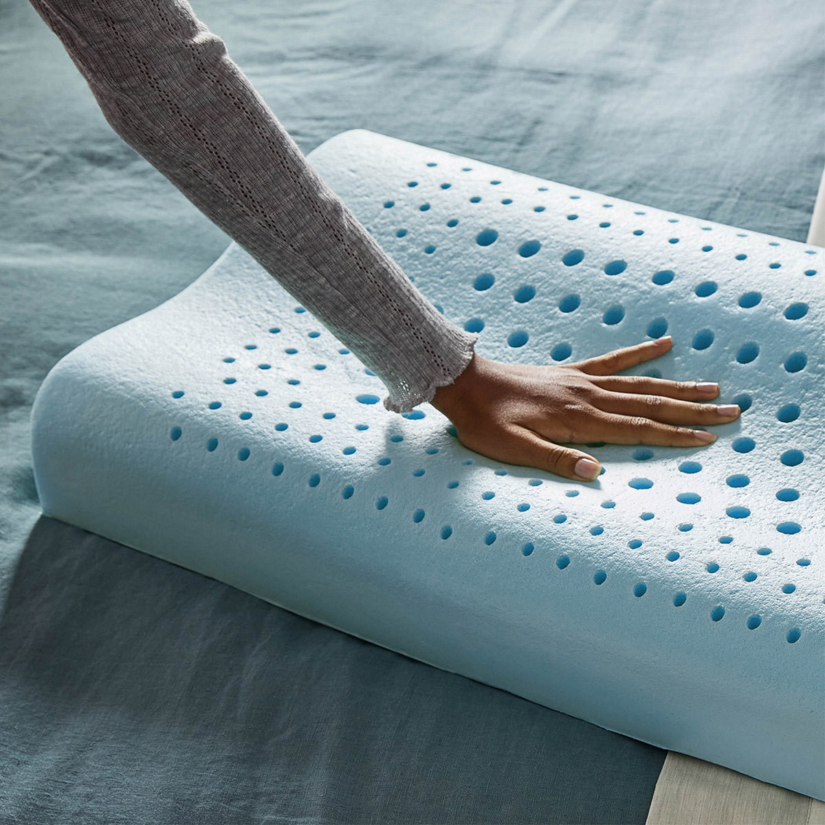 Sealy Posturepedic Contour Support Memory Foam Pillow