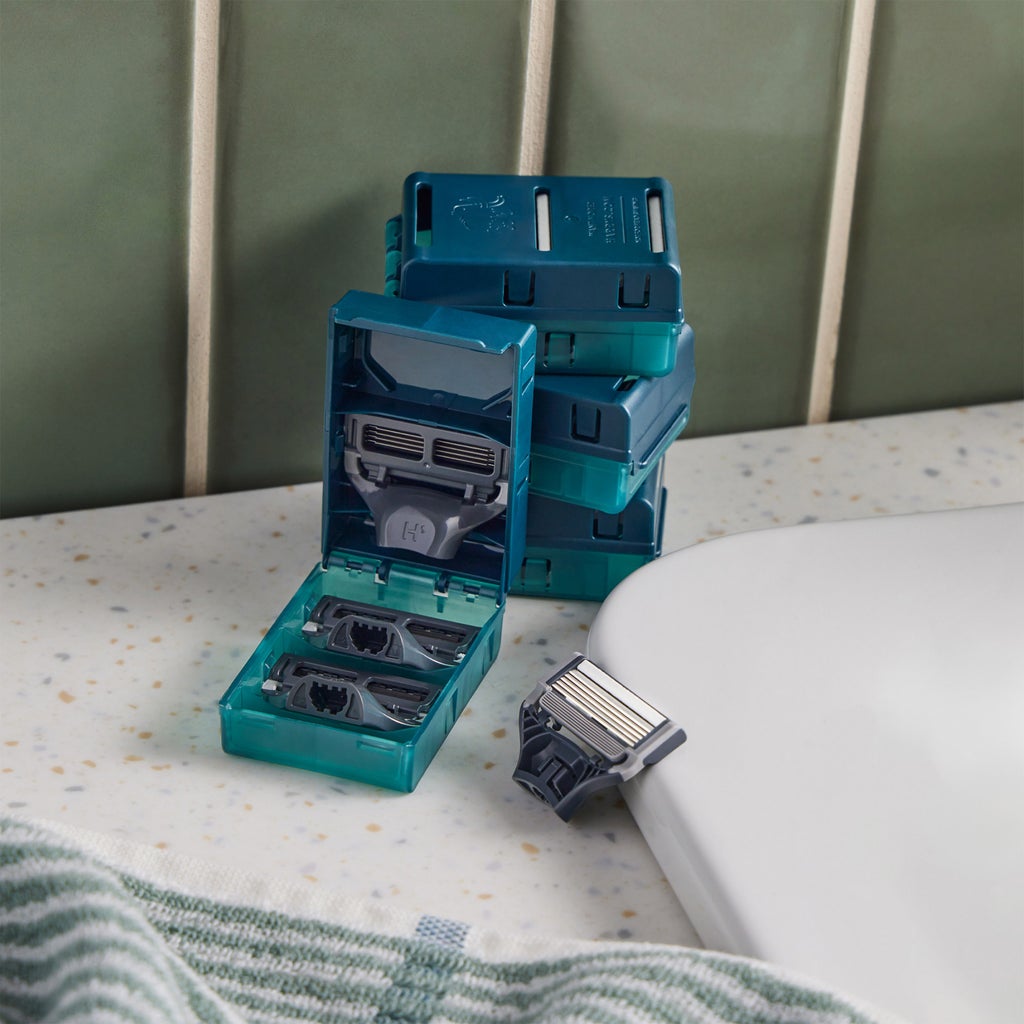 Harry's Chrome Edition Razor Set 16 Cartridges + 1 Handle - product image